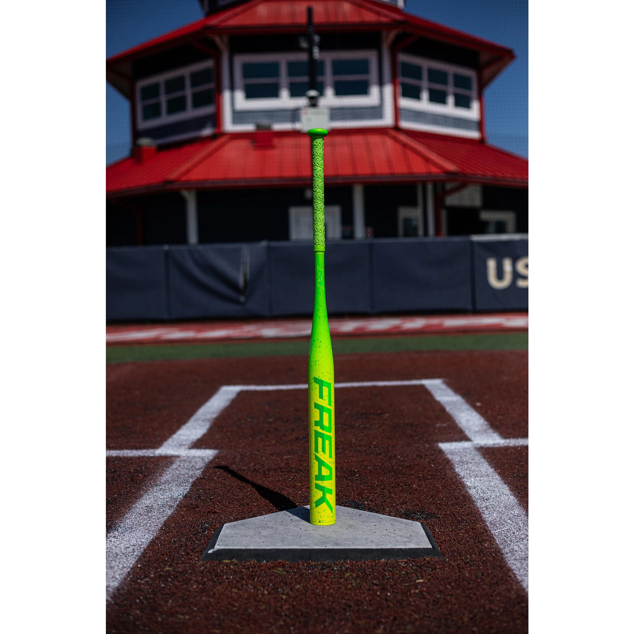 Miken Freak Maxload 13" 1-Piece USSSA Slo-Pitch Bat (2025) - Image 4