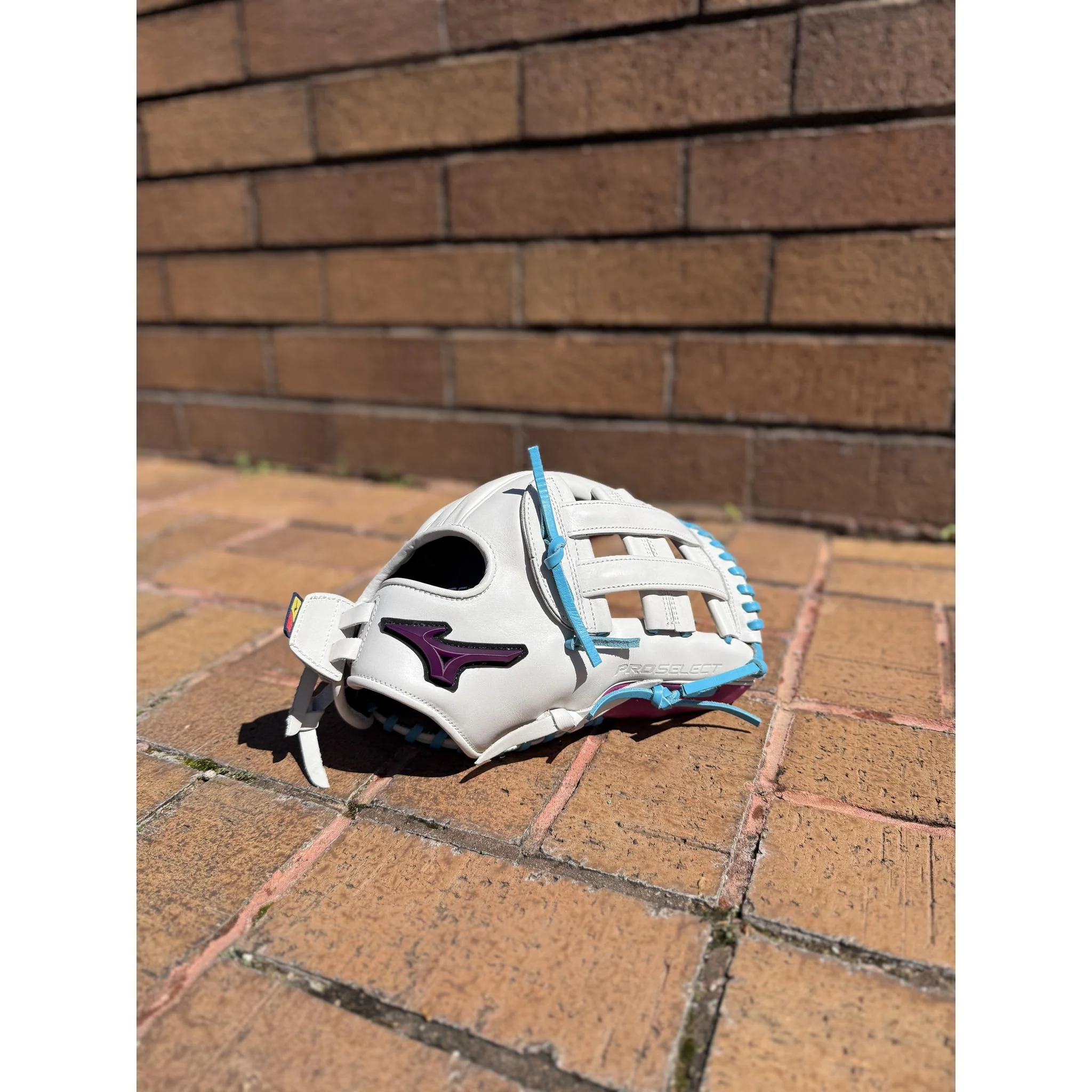 Mizuno Pro Select Solar Shift Fastpitch Softball Glove (2026) - Right Hand Throw - Image 5